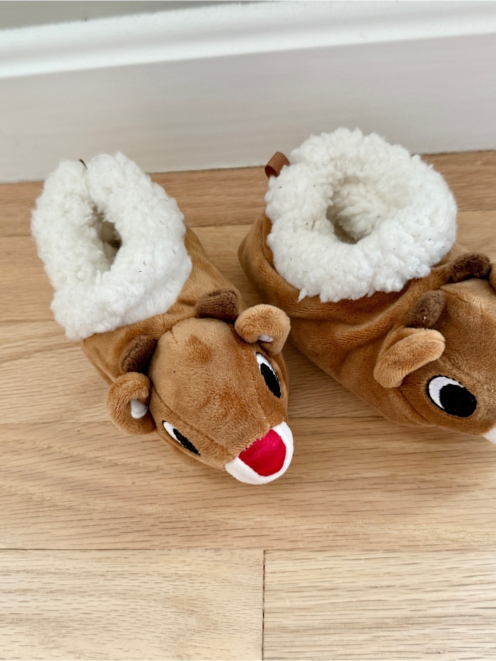 Rudolph the Red Nose Reindeer slipper size 12-24 months - Picture 2 of 7